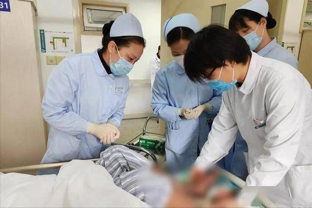 糖尿病与水的奇妙联系，你知道吗？，喝水：糖尿病控制的关键法宝