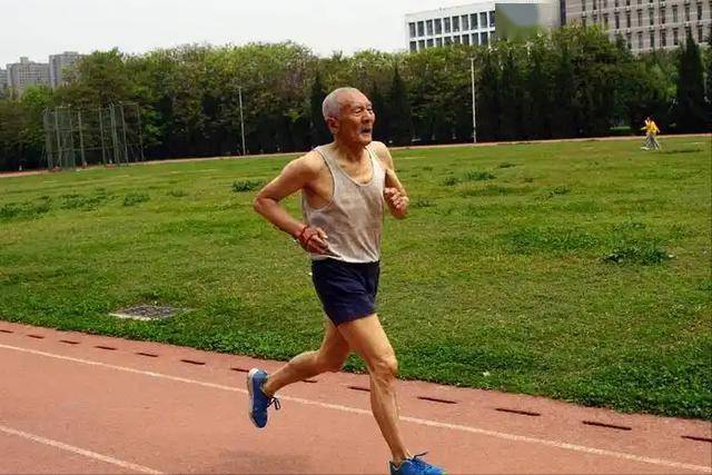 每天跑一跑，糖尿病并发症绕道跑！ 跑步竟成糖尿病“克星”？这些好处太惊人！