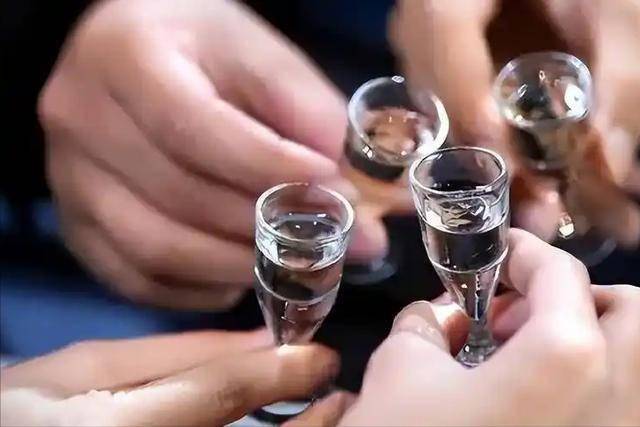别让小习惯毁了你的肝，远离肝癌从现在做起 惊！这些不起眼的习惯竟悄悄诱发肝癌
