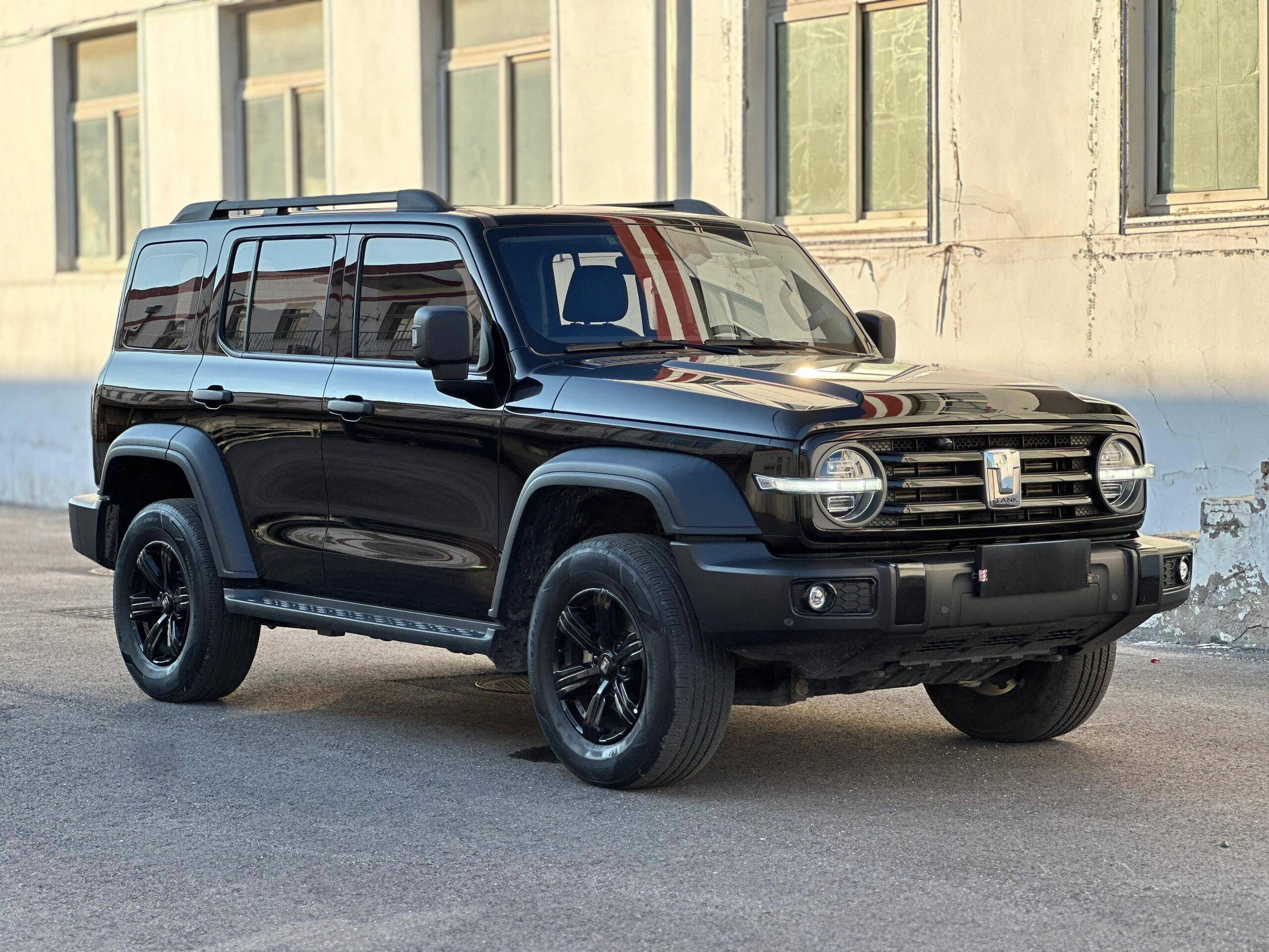 长城300油电混合新款汽车