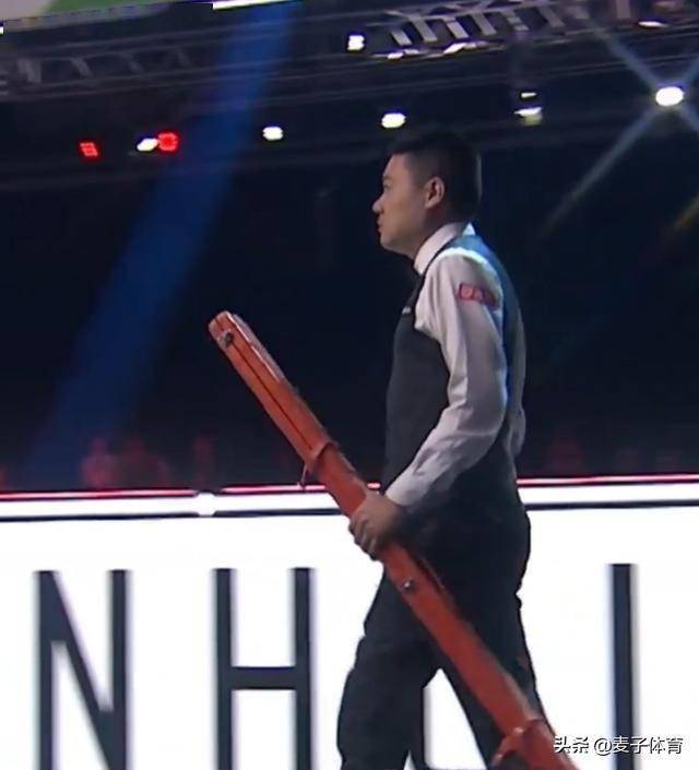 丁俊晖强势晋级斯诺克巡回锦标赛半决赛，将迎战塞尔比