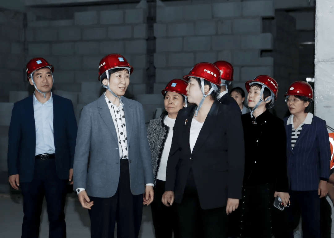 河南省卫健委副主任侯红一行到河南省妇幼保健院东院区调研指导工作