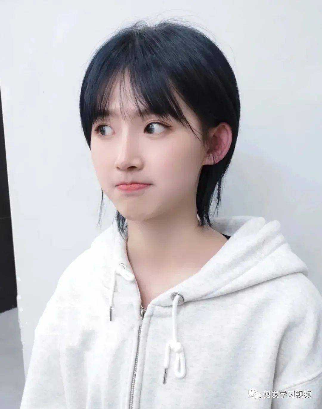 春夏发型来了短发这样剪超减龄