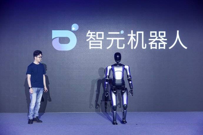 首场机器人马拉松“翻车”，我对机器人祛魅了