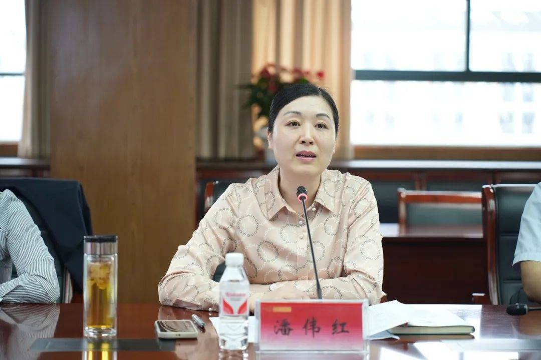 陈兵对潘伟红副区长一行的莅临致以最热烈的欢迎,并衷心感谢钱塘区多