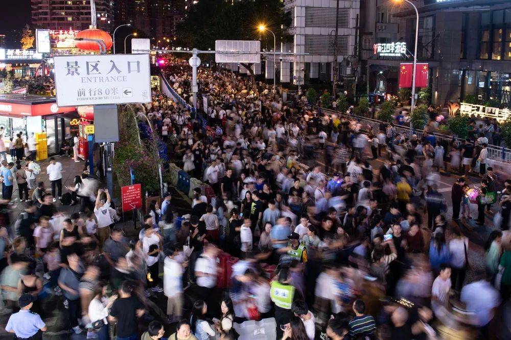 全中国只有这个景区涨价不会挨骂？-华闻时空