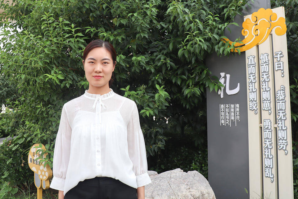 济宁市实验初中青年教师闫丹丹:职责在肩,使命向前_教育_教学_成长