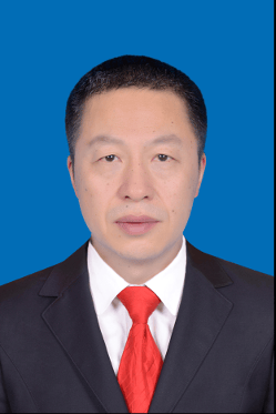 他曾任:洪泽县县长,滨海县委书记,泰州市副市长,江苏对口支援新疆