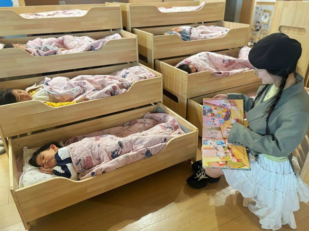 速看!台州校园解锁午睡新 "姿势"