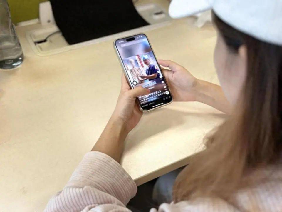 年轻人开始用“多巴胺排毒”，提升专注力有科学依据吗？
