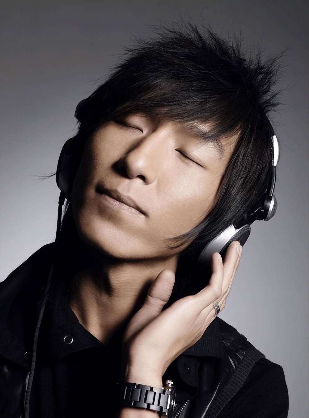 陈羽凡现状:低调生活,50岁胖到认不出,17岁儿子1米8长得像妈