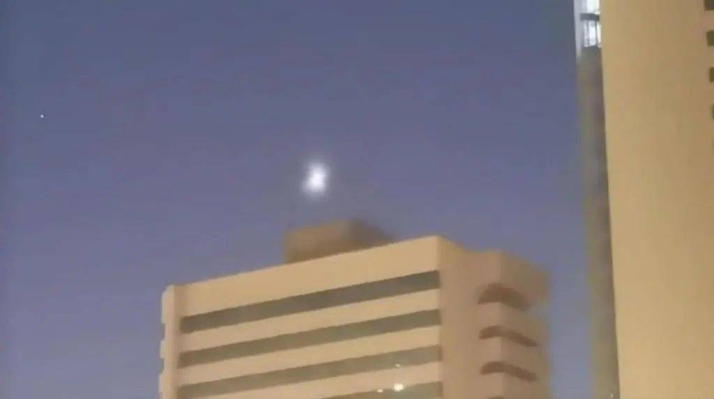 新疆多地出现不明飞行物，气象局回应