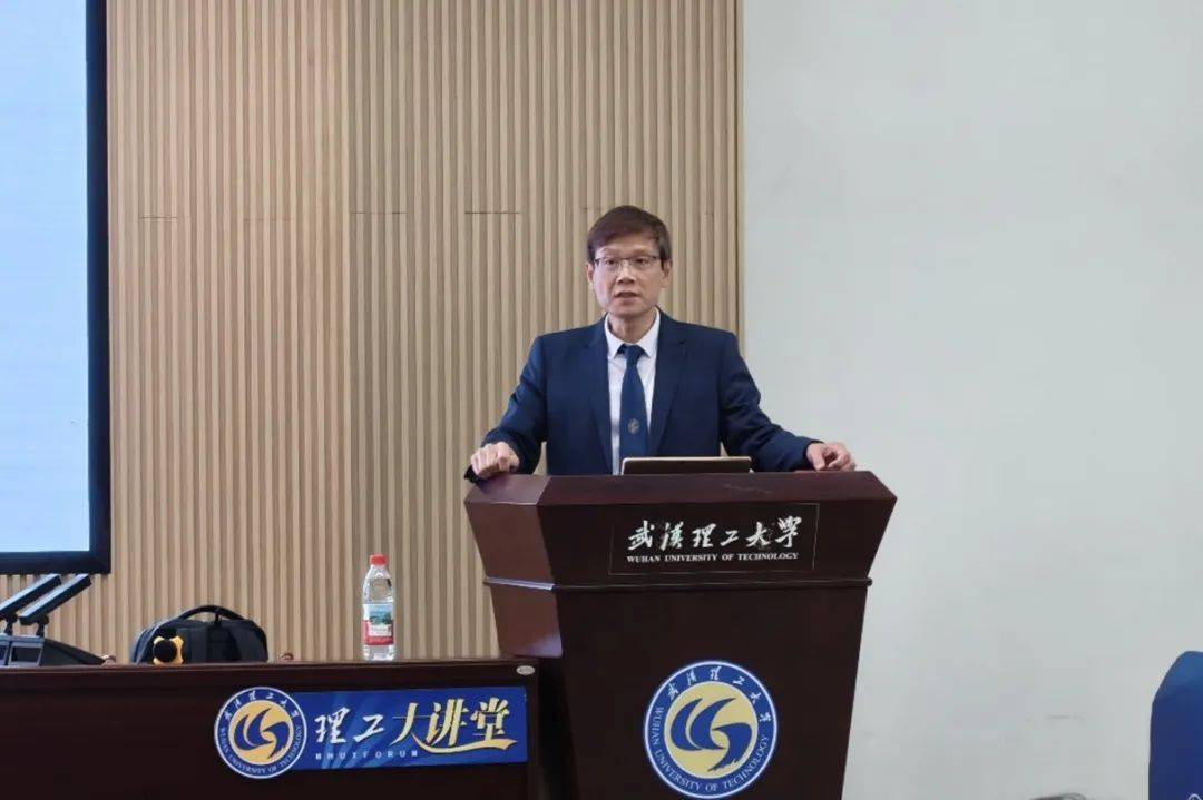 赵华院士做客“博导论坛”，开讲可持续的零碳动力系统