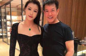 元彪现状:68岁一身肌肉身材好,儿子高大壮实像爸,女婿是富二代_洪金宝_成龙_动作