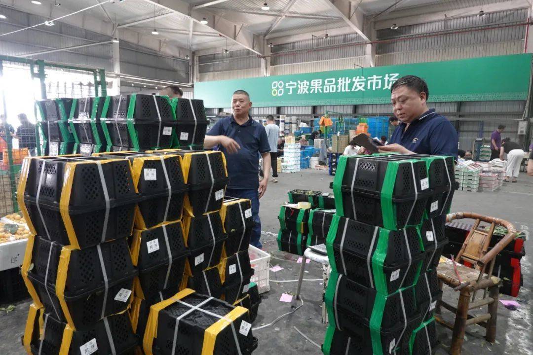 大跳水!杨梅价格暴跌70%!宁波人:还能再等等 大跳水!杨梅价格暴跌70%!宁波人:还能再等等