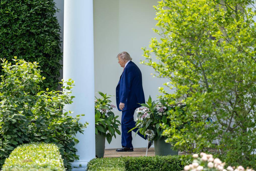 白宫人员震惊：国家安全委员会撤职，马斯克暗