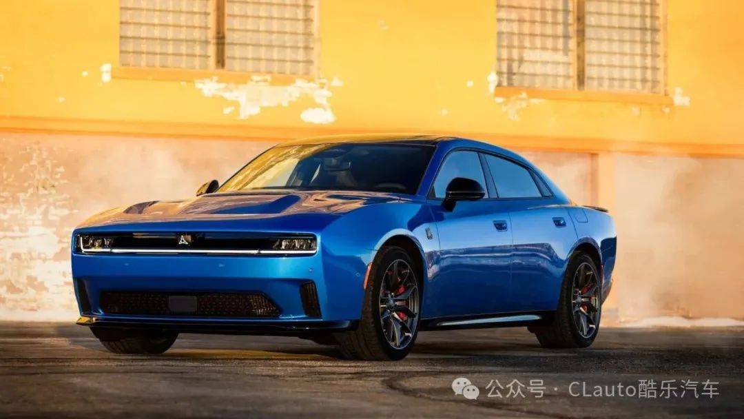 道奇Charger纯电四门版来袭，670马力零百3.3秒，传统肌肉车灵魂犹存？