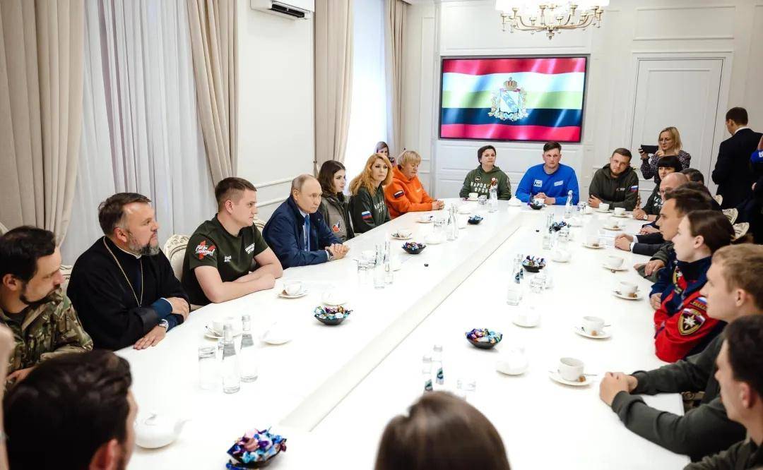 俄军披露：普京视察时正值乌无人机攻击高峰时刻