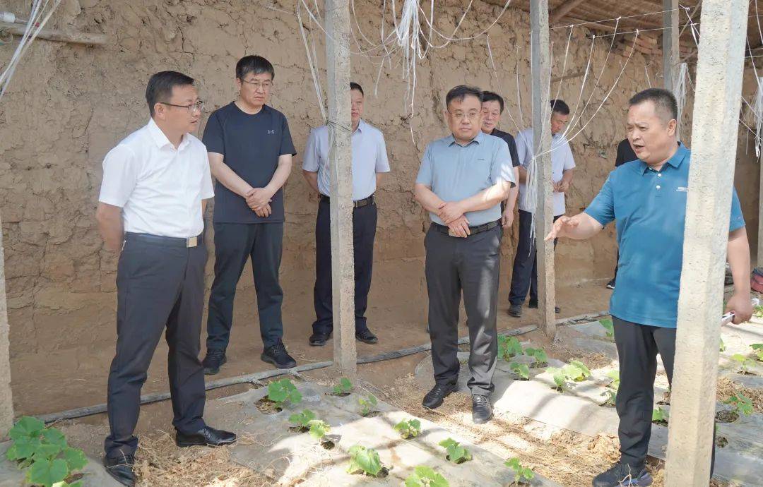 在莘县吉奥新能源科技有限公司,张云生认真听取项目基本情况介绍,详细