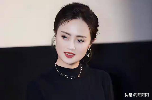 死在拍摄地的朱媛媛，并不可怜，只是提前完成了“冯小刚式浪漫”