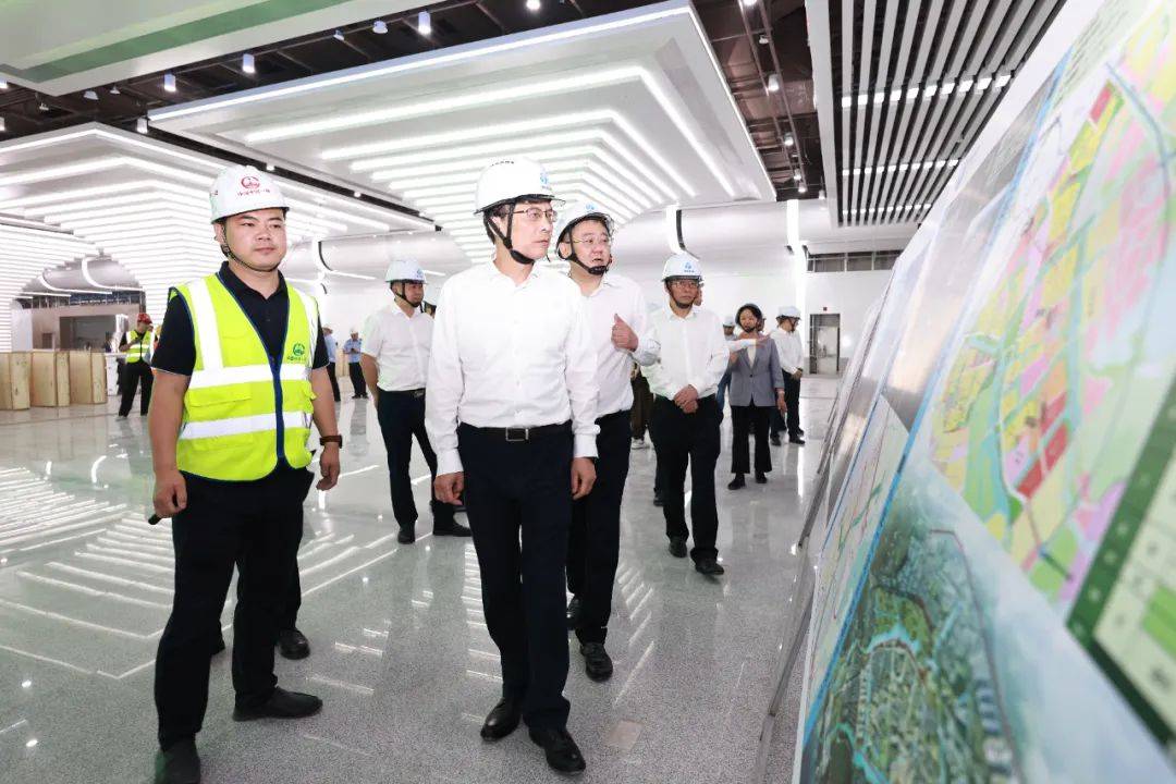 市重大项目办轨道三处主任是谁(市重大项目办轨道三处主任是谁任命的)