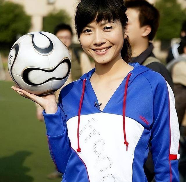 吉雪萍 主持人 生涯回顾 _吉雪萍老公送幼儿园给女儿_ 吉雪萍 家庭生活 经历分享 