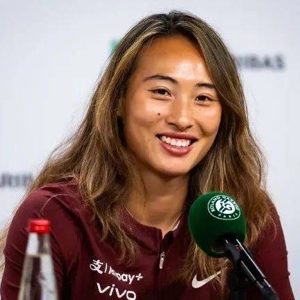 郑钦文谈法网第三轮对阵18岁小将：无论对手是谁，我都会战斗到最后一刻