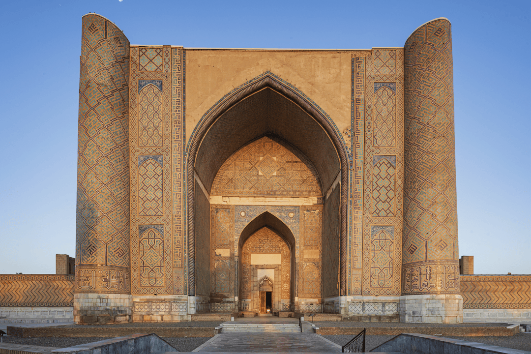 图片[3]-到免签的中亚小国，做一场极繁主义的梦 -华闻时空