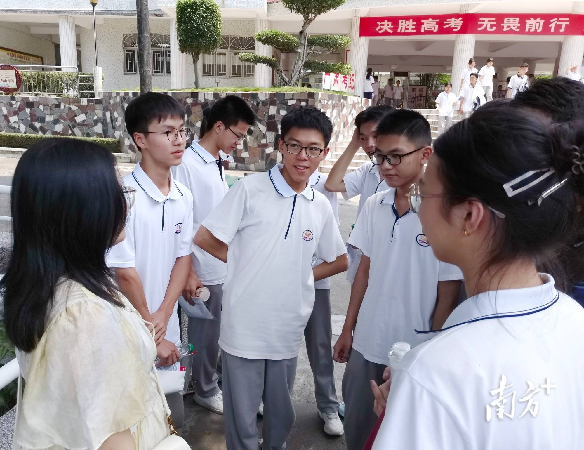 逐梦!高考首日,直击潮阳一中考点第一现场