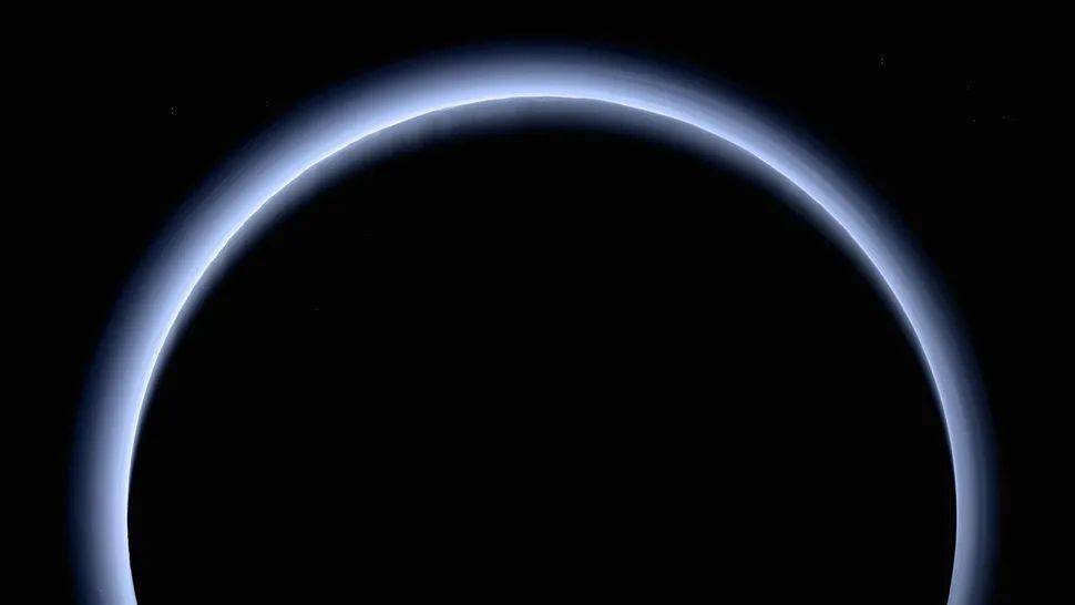 太阳系独特现象：韦布望远镜观测到冥王星蓝色迷雾