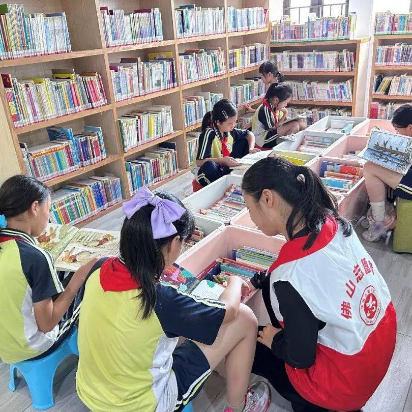 —佛山市镇安小学走进图书馆研学活动