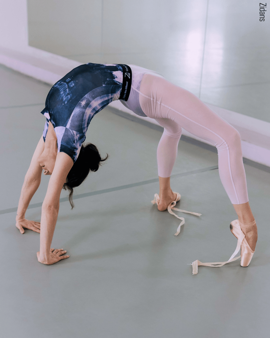 芭蕾舞者为什么要踮脚尖?不止是"美"那么简单!