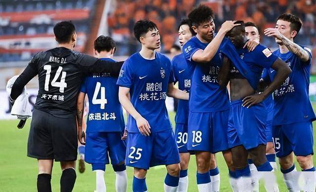 武汉三镇新帅邓卓翔带领球队两连胜，未来可期