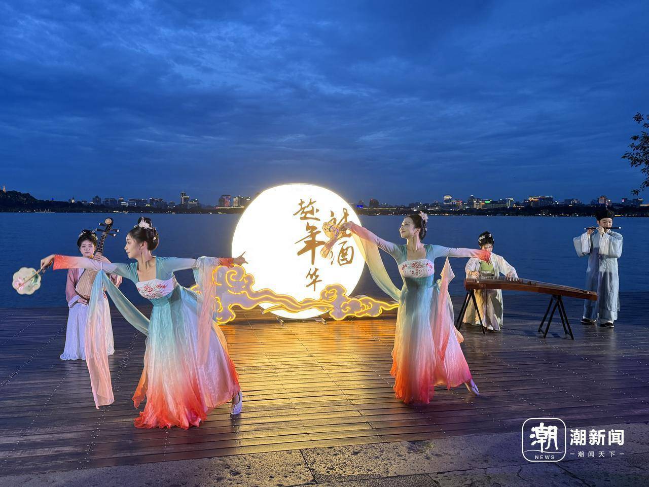 限时感受夏夜浪漫，西湖登岛夜游明晚回归，今年更仙、更炫、更燃__限时感受夏夜浪漫，西湖登岛夜游明晚回归，今年更仙、更炫、更燃
