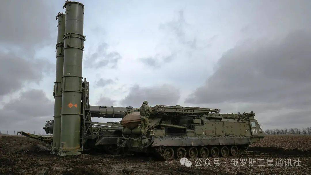 谁有黄站:俄罗斯S-300V防空导弹系统能轻松击落F-16战机