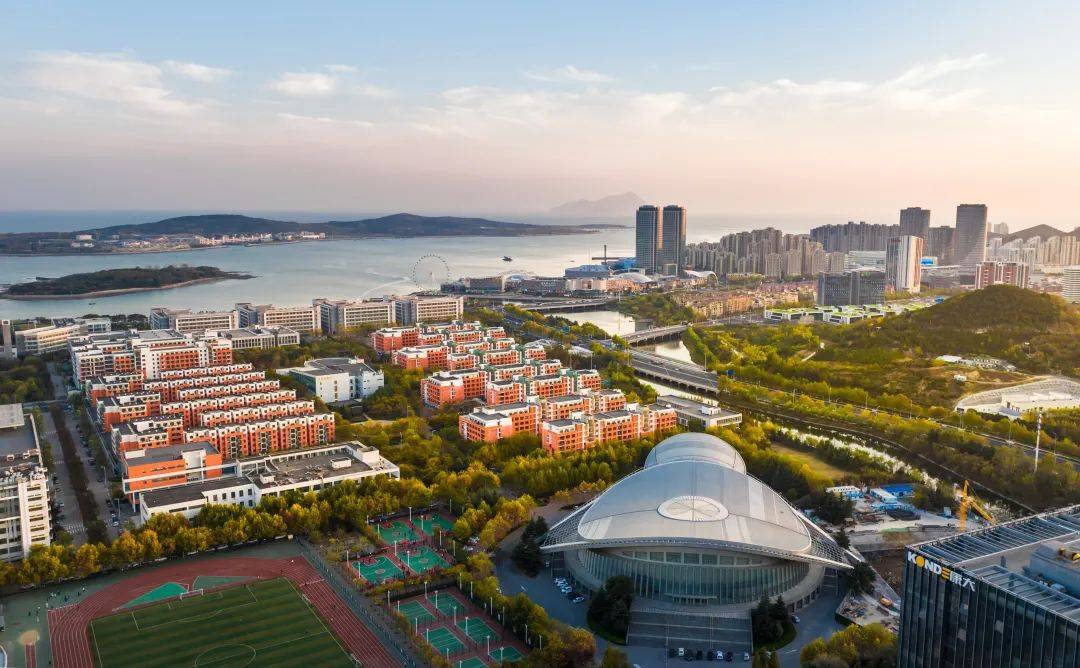 中国石油大学华东来海边上大学欢迎报考中国石油大学华东