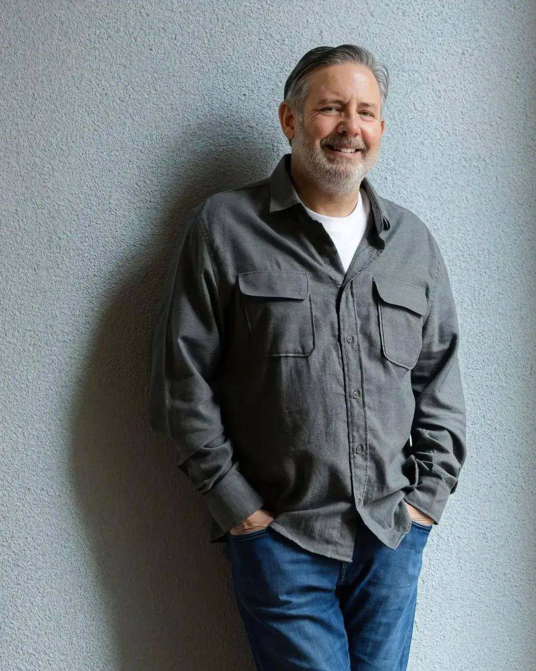 分手、拍卖、搬家后，他成了新晋亿万富豪_搜狐网