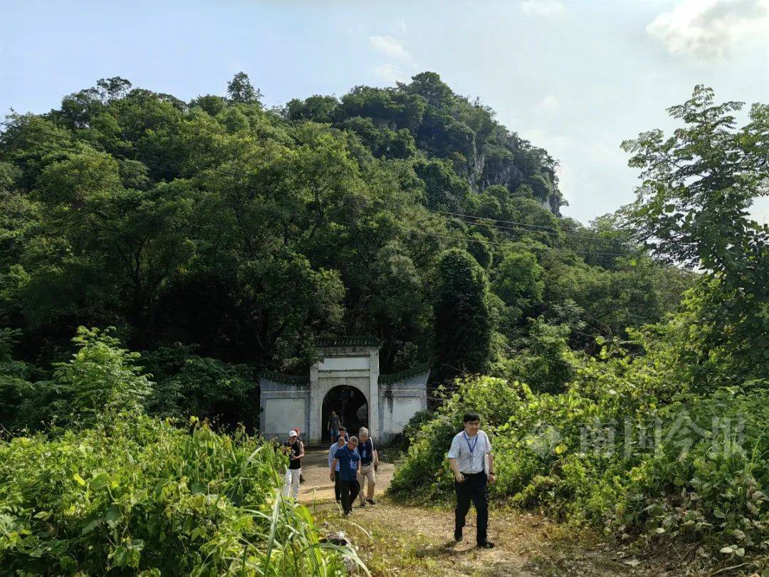 柳州发现3万年前古墓，女性墓主蜷缩长眠，牙齿万年不腐