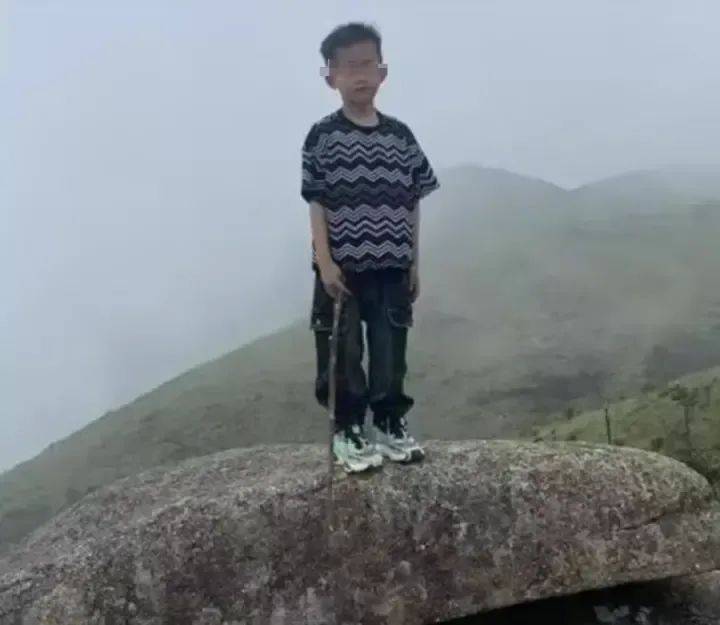 福建男童爬山失联50多天，官方深夜通报：在山涧发现遗体，排除他杀
