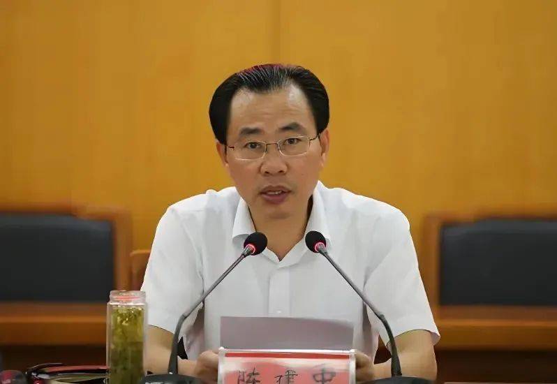 这个小ALPHA有点甜BY摇摇兔:涉嫌严重违纪违法，住建局原局长陈建中（副处级）被查