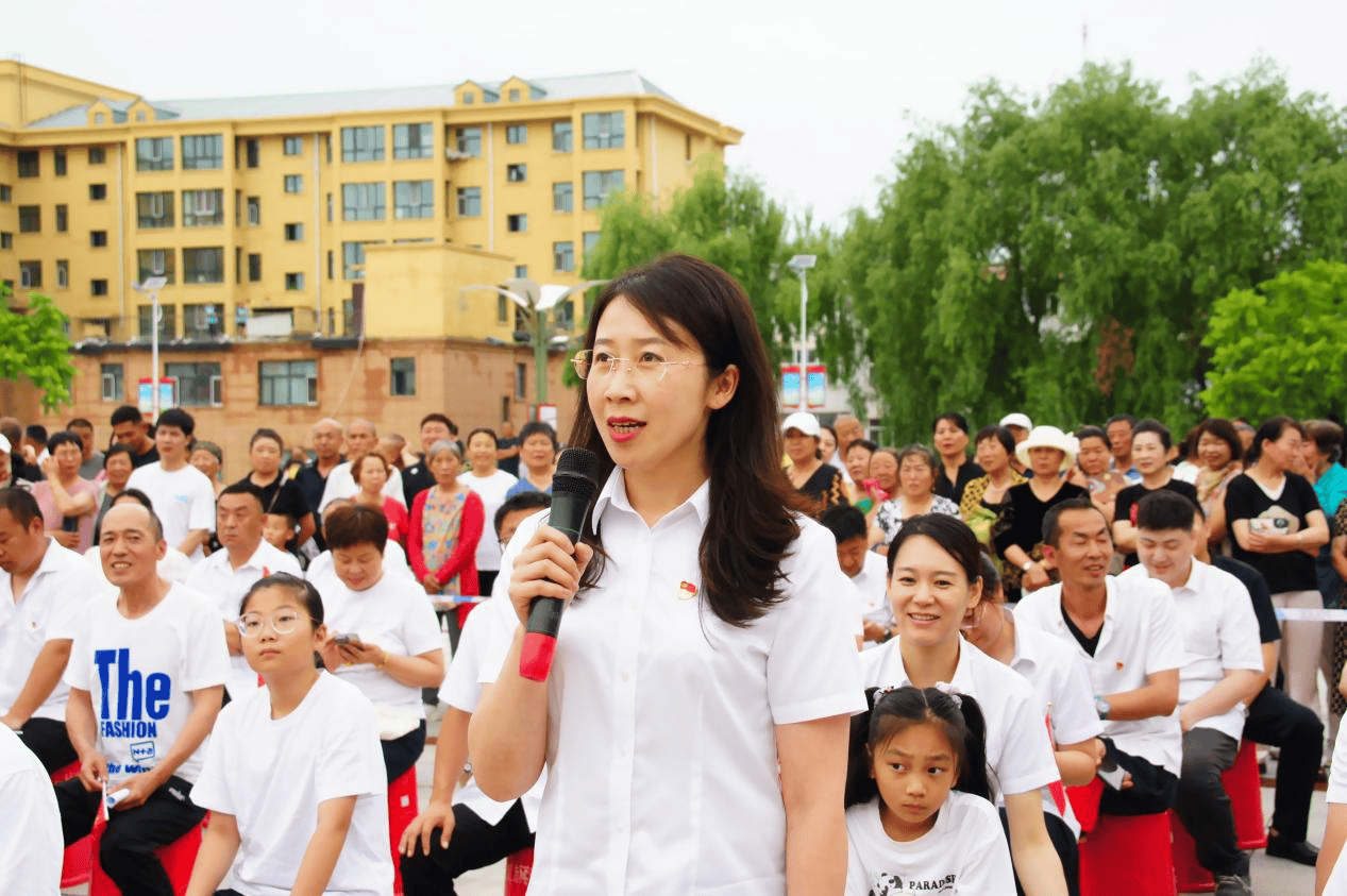 我是康熙:聚焦北大荒丨红旗岭农场举办庆“七·一”广场文艺汇演