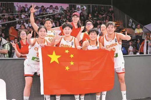 我用绣球砸了反派的头[穿书]:被网友称为“广西最强女高中生”柳州女孩陈艳萍打篮球打进北大