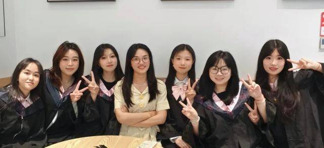 蓝蝴蝶之吻:西安科技大学高新学院：“咔嚓！”快来围观 XKUer的毕业照大赏！