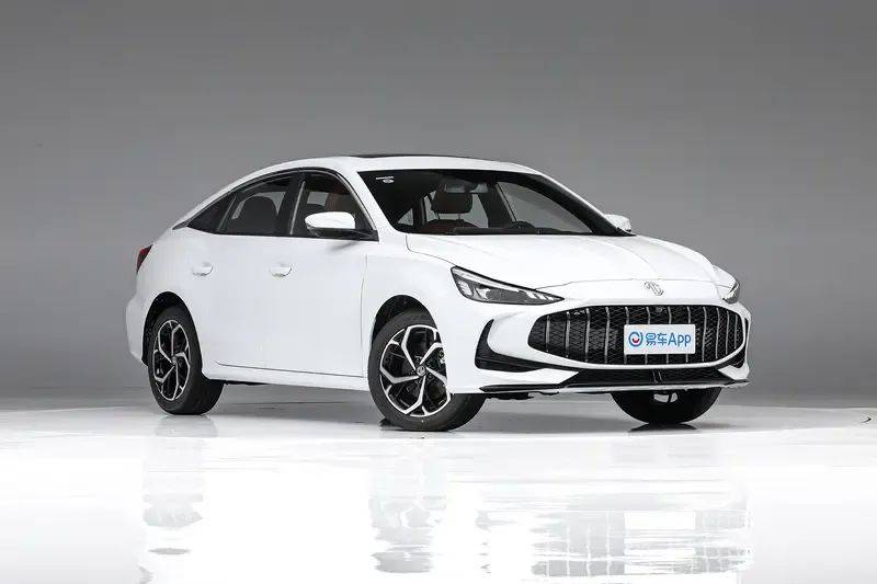 2026款MG5上市！1.5T双离合！赛级座舱+剧院级音响+双屏联动！5.99万起！
