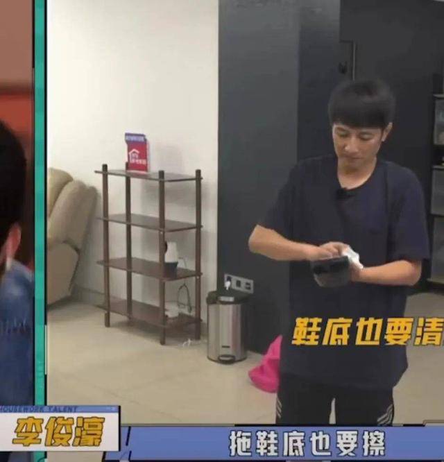 从主持人到“精神病”，李维嘉消失2年后，48岁现状曝光令人唏嘘