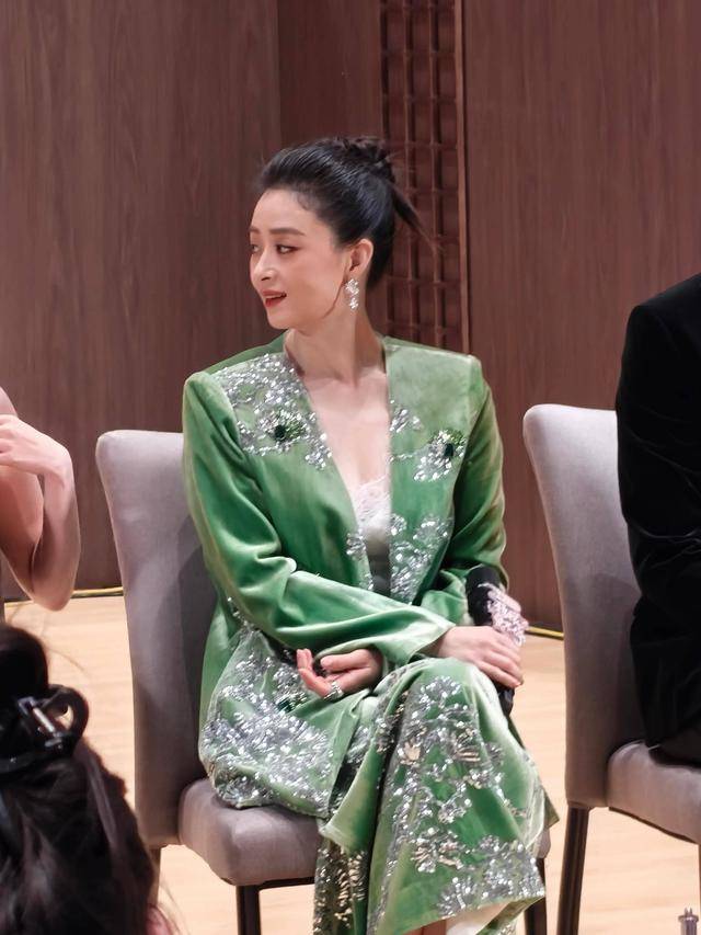 分手13年后，蒋欣再次让世界“刮目相看”，娶高斯的王阳后悔了吗