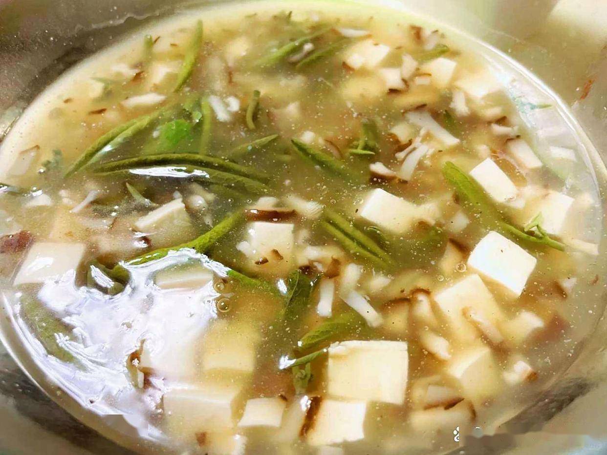 暑热没胃口?莼菜豆腐羹,滑嫩鲜气扑鼻来