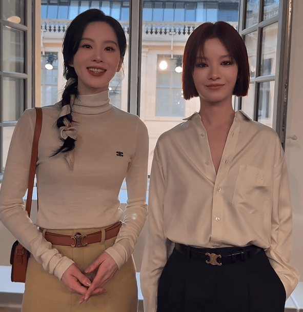 刘诗诗李庚希巴黎时装周同框！被赞温柔、酷飒