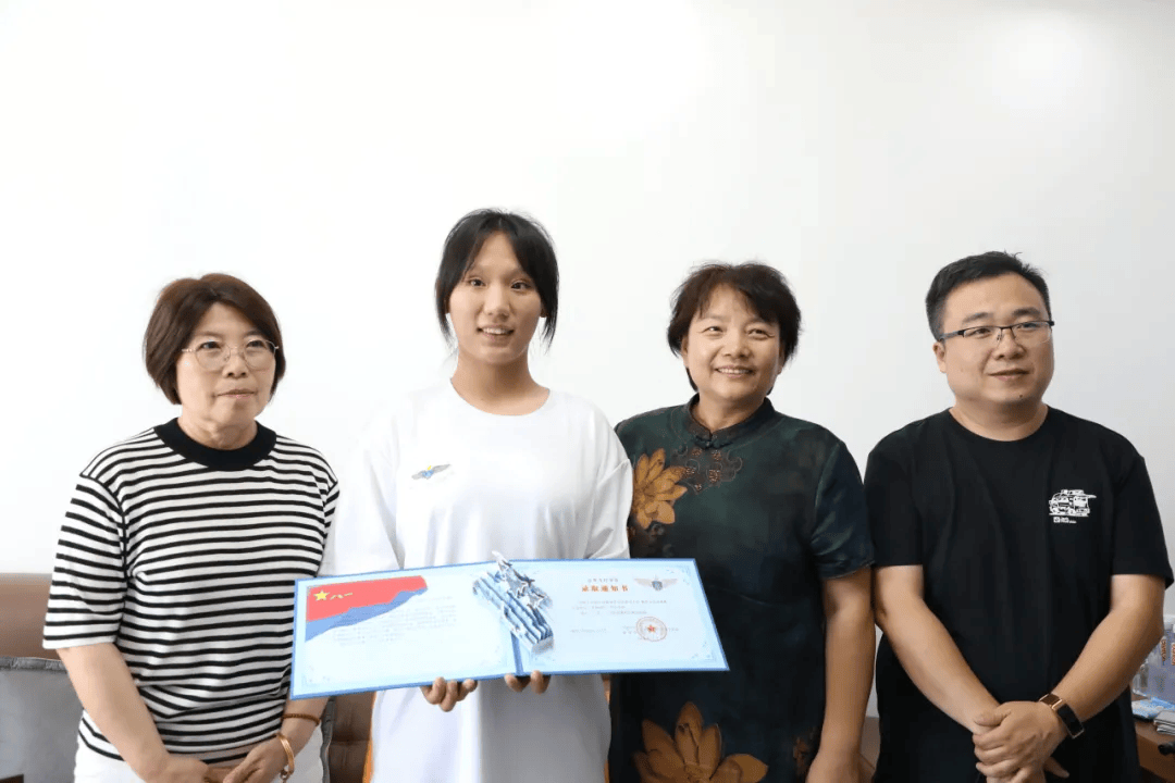 刘忆北，你的女飞录取通知书到了，请查收！_飞行_空军_学长