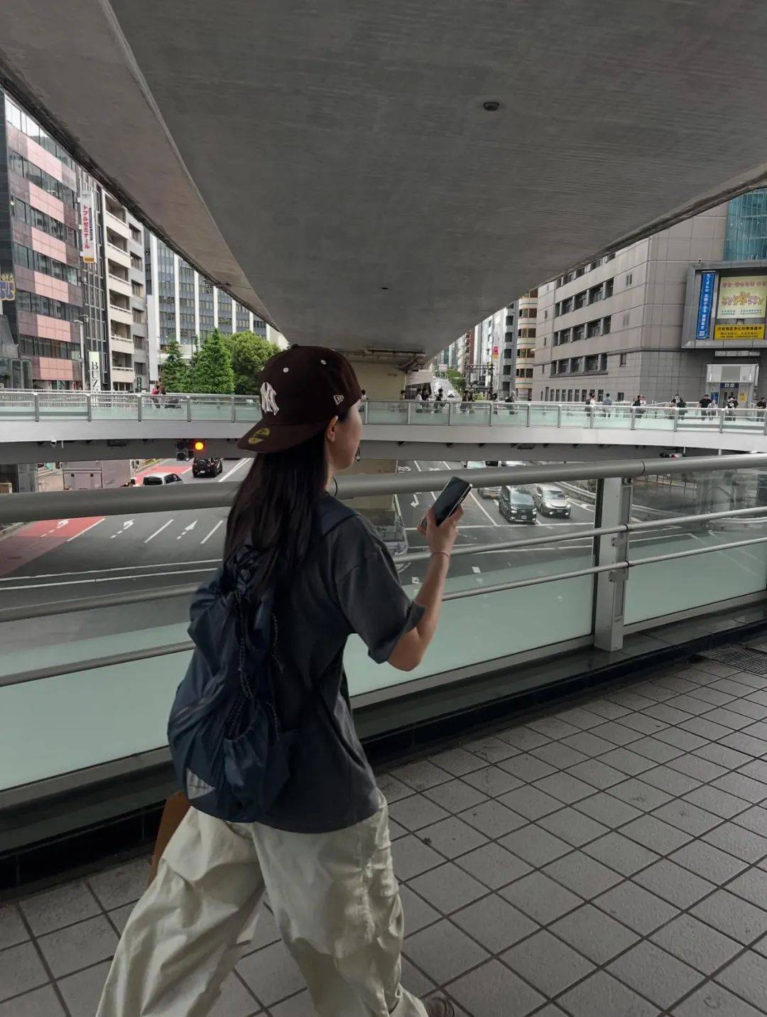 日韩女生抢断货的包包背出少女感与高级感